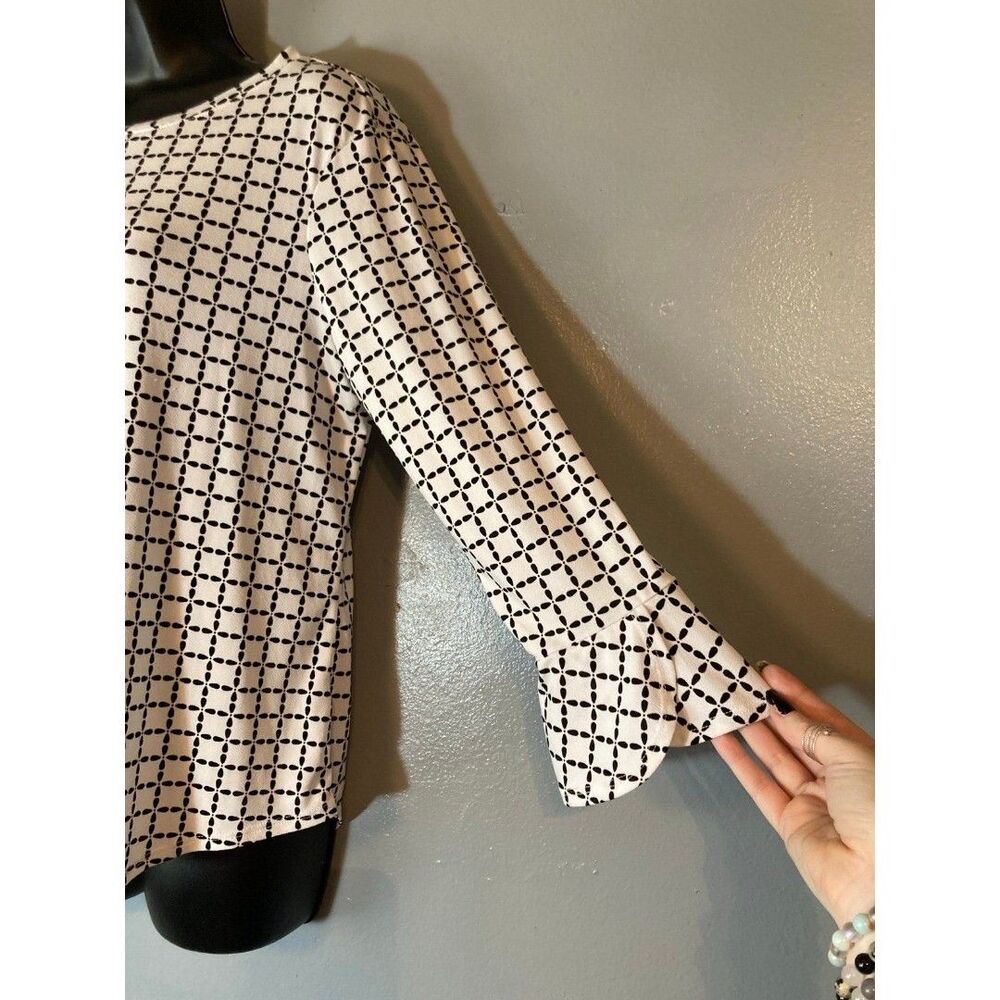 Elle black and white stretch blouse - Picture 3 of 5